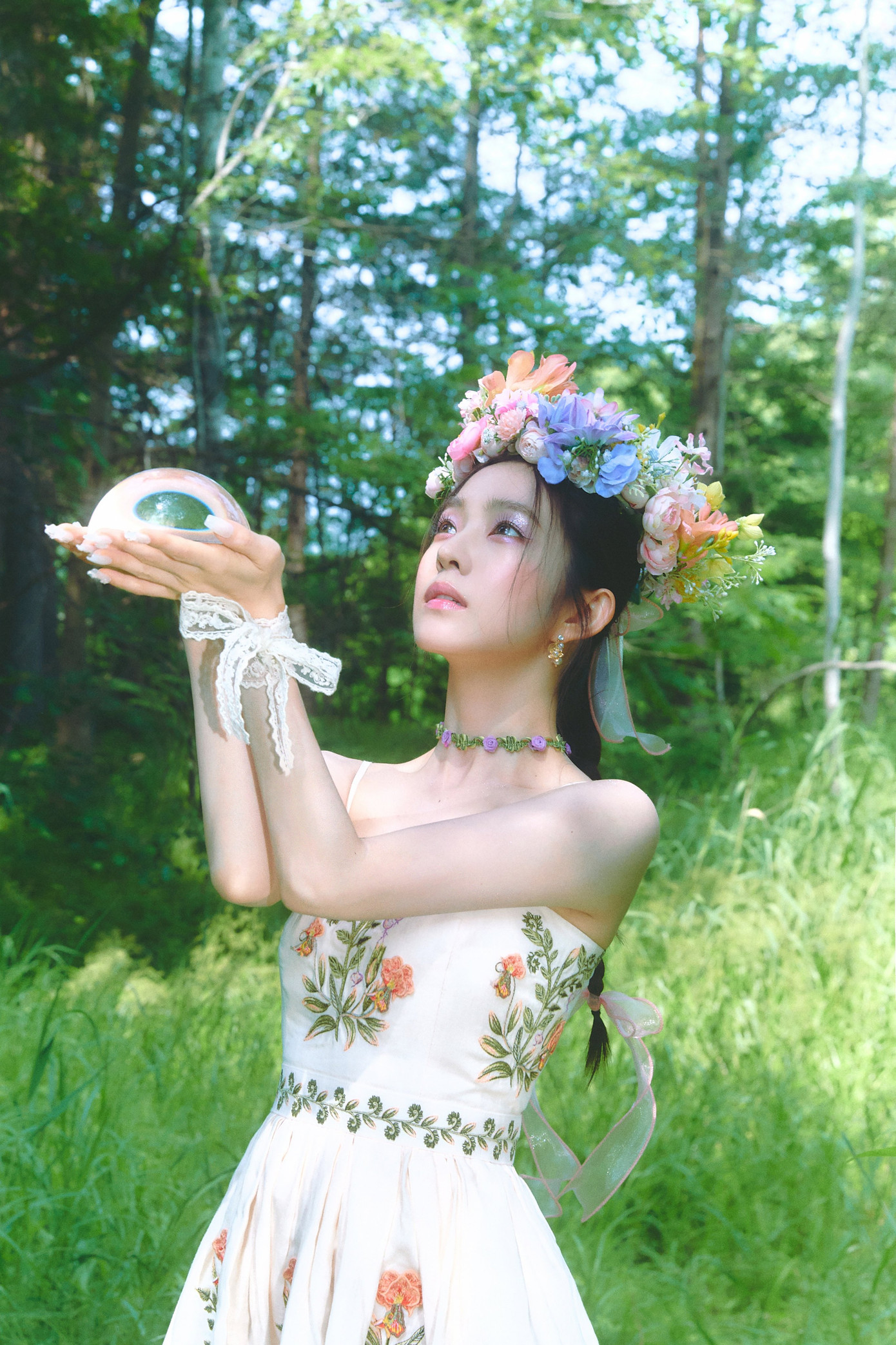 Là "huyền thoại visual" của dàn thần tượng K-Pop Gen 3 lẫn K-Pop nói chung, công chúng tin chắc mini album ra mắt của Irene sẽ "đẹp hú hồn".