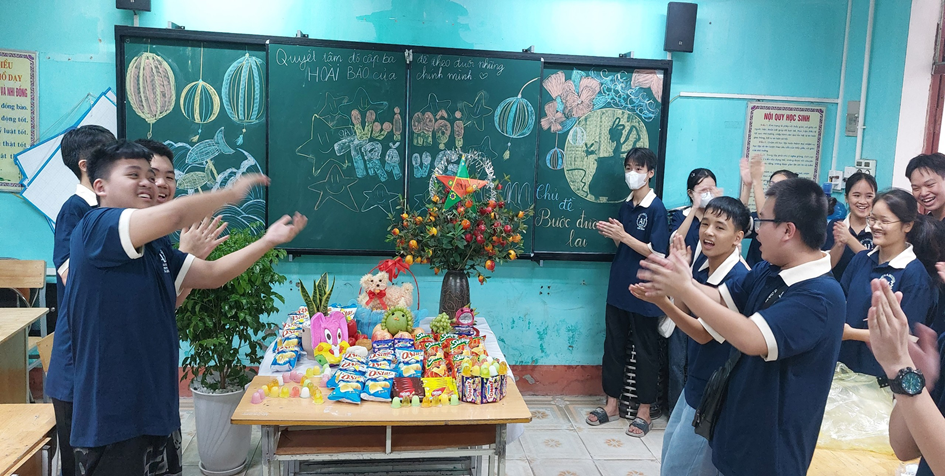 Lớp 9A1 cũng nhộn nhịp không kém.