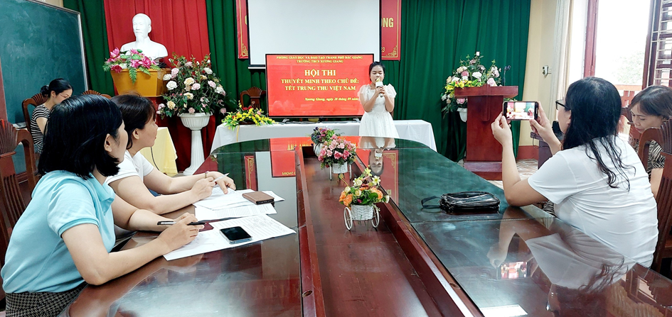 Góc thuyết trình theo chủ đề.