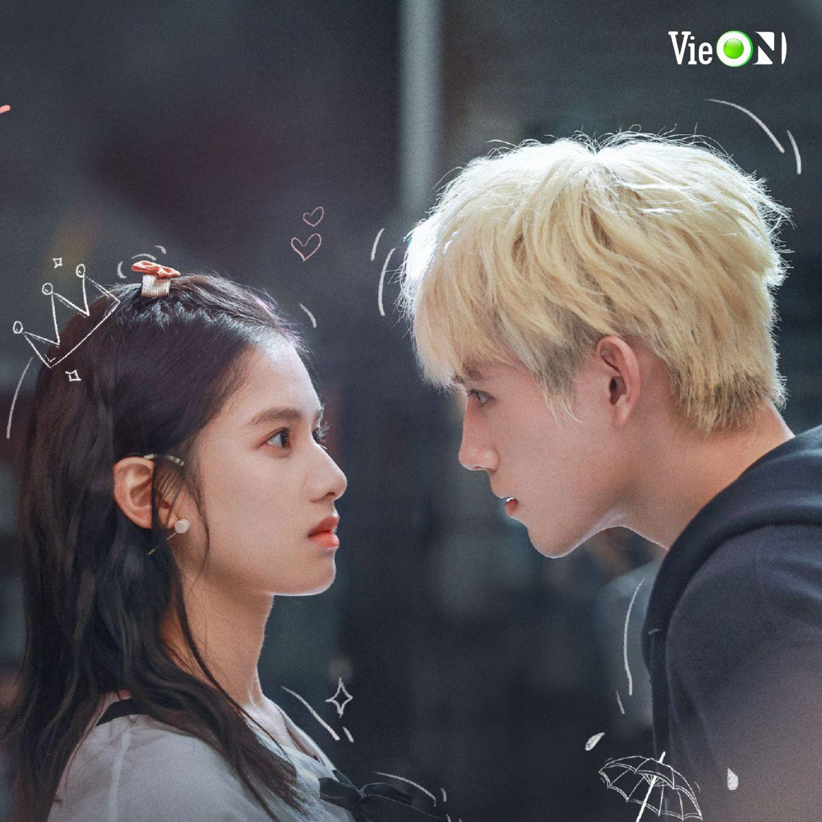 Trước khi phim lên sóng, Trần Phi Vũ đã trở thành cái tên hot nhờ tạo hình tóc bạch kim, điển trai như nam thần truyện tranh. Trước khi phim lên sóng, Trần Phi Vũ đã trở thành cái tên hot nhờ tạo hình tóc bạch kim, điển trai như nam thần truyện tranh.