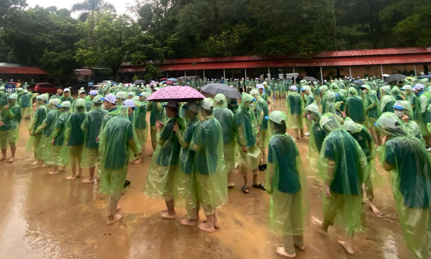 Khuôn viên Đền Sóc hay Đền Gióng (thuộc quần thể Khu di tích Quốc gia đặc biệt đền Sóc) là nơi được chọn để đặt điểm cầu cổ vũ cho Nguyễn Việt Thành (THPT Sóc Sơn).