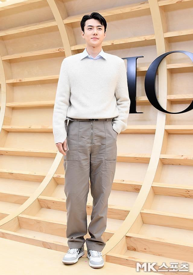 Sehun (EXO) điển trai tại sự kiện.