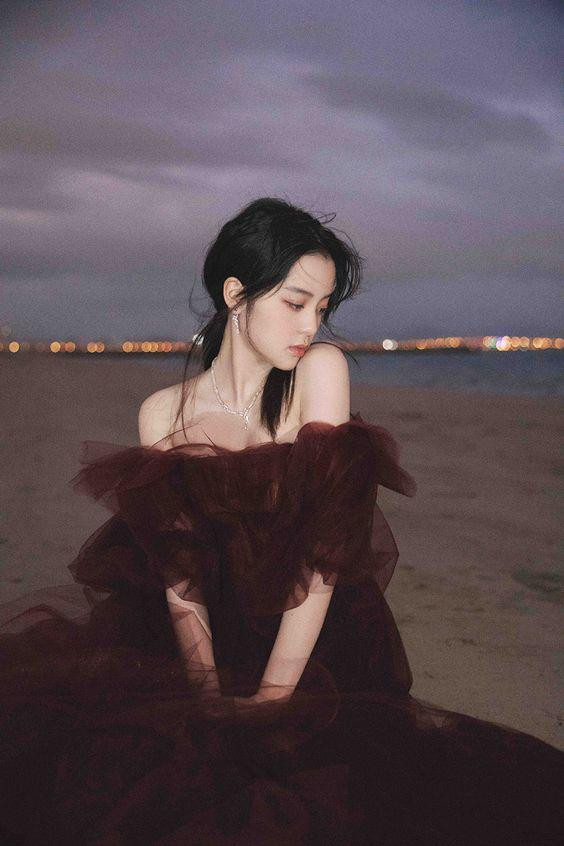 Âu Dương Na Na sở hữu gia tài phim ảnh đồ sộ nhưng vẫn chưa có một vai diễn nào là "cú hích" đưa tên tuổi "công chúa cello" lên hạng A. Âu Dương Na Na sở hữu gia tài phim ảnh đồ sộ nhưng vẫn chưa có một vai diễn nào là "cú hích" đưa tên tuổi "công chúa cello" lên hạng A.