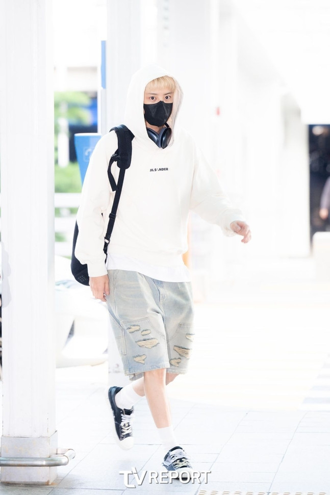 Chanyeol tại sân bay Incheon (Hàn Quốc).