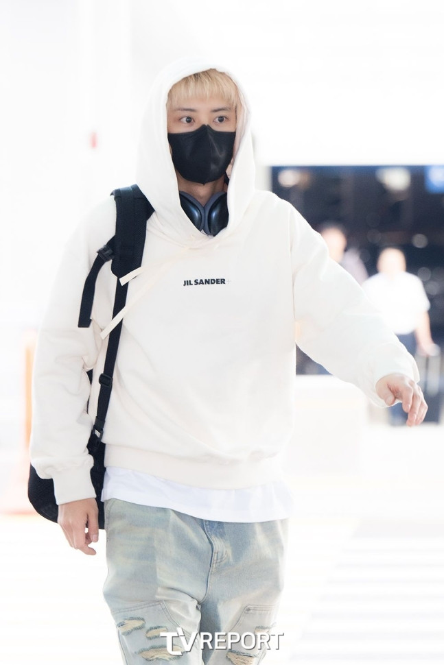 Chanyeol tại sân bay Incheon (Hàn Quốc).