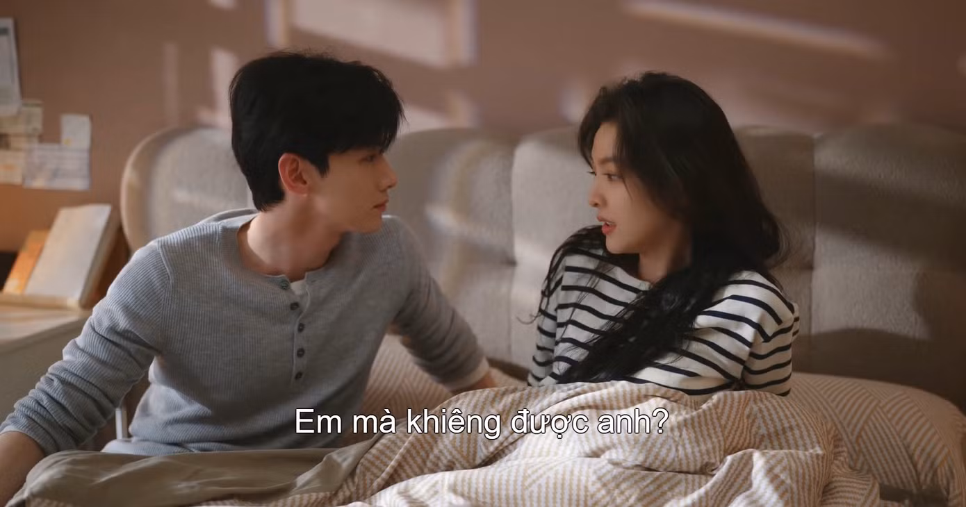 Sáng dậy, Tang Diên giấu chuyện cô khóc khi mộng du, nói dối rằng Dĩ Phàm mộng du, tới kéo chăn, vác anh về phòng cô.