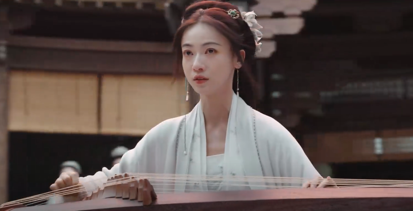 A Ly đàn tới tay chảy máu, nước mắt không ngừng rơi, hướng về người chồng cô từng yêu - lại chính là kẻ chôn sống cô, người cô căm hận nhất. Không chỉ để chiến thắng, khúc đàn của A Ly chính là lời "tuyên chiến" mà cô dành cho Thẩm lang. A Ly đàn tới tay chảy máu, nước mắt không ngừng rơi, hướng về người chồng cô từng yêu - lại chính là kẻ chôn sống cô, người cô căm hận nhất. Không chỉ để chiến thắng, khúc đàn của A Ly chính là lời "tuyên chiến" mà cô dành cho Thẩm lang.