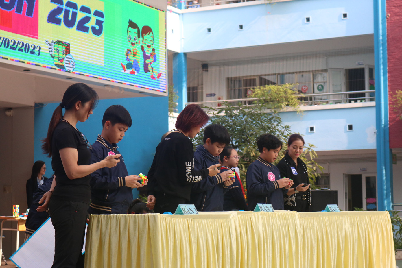 Sau 4 lượt thi của 40 thí sinh, 3 bạn học sinh có thành tích cao nhất tiến tới vòng đấu cuối cùng để tìm ra Quán quân.