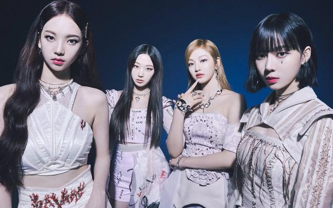 Savage có lẽ là ca khúc có thành tích ấn tượng nhất trong danh sách này. Ca khúc đạt thứ hạng cao trên các BXH âm nhạc quốc tế, từng nắm giữ ngôi vương của toàn bộ BXH nội địa và đang là chú ngựa chạy bền trên đường đua nhạc số.