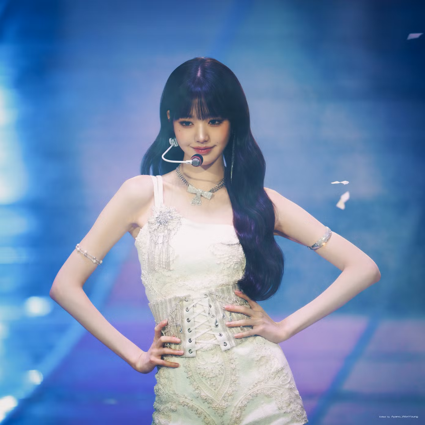 Sau một thời gian nỗ lực edit, người hâm mộ cuối cùng cũng được nhìn thấy Won Young để tóc mái bằng bản real.