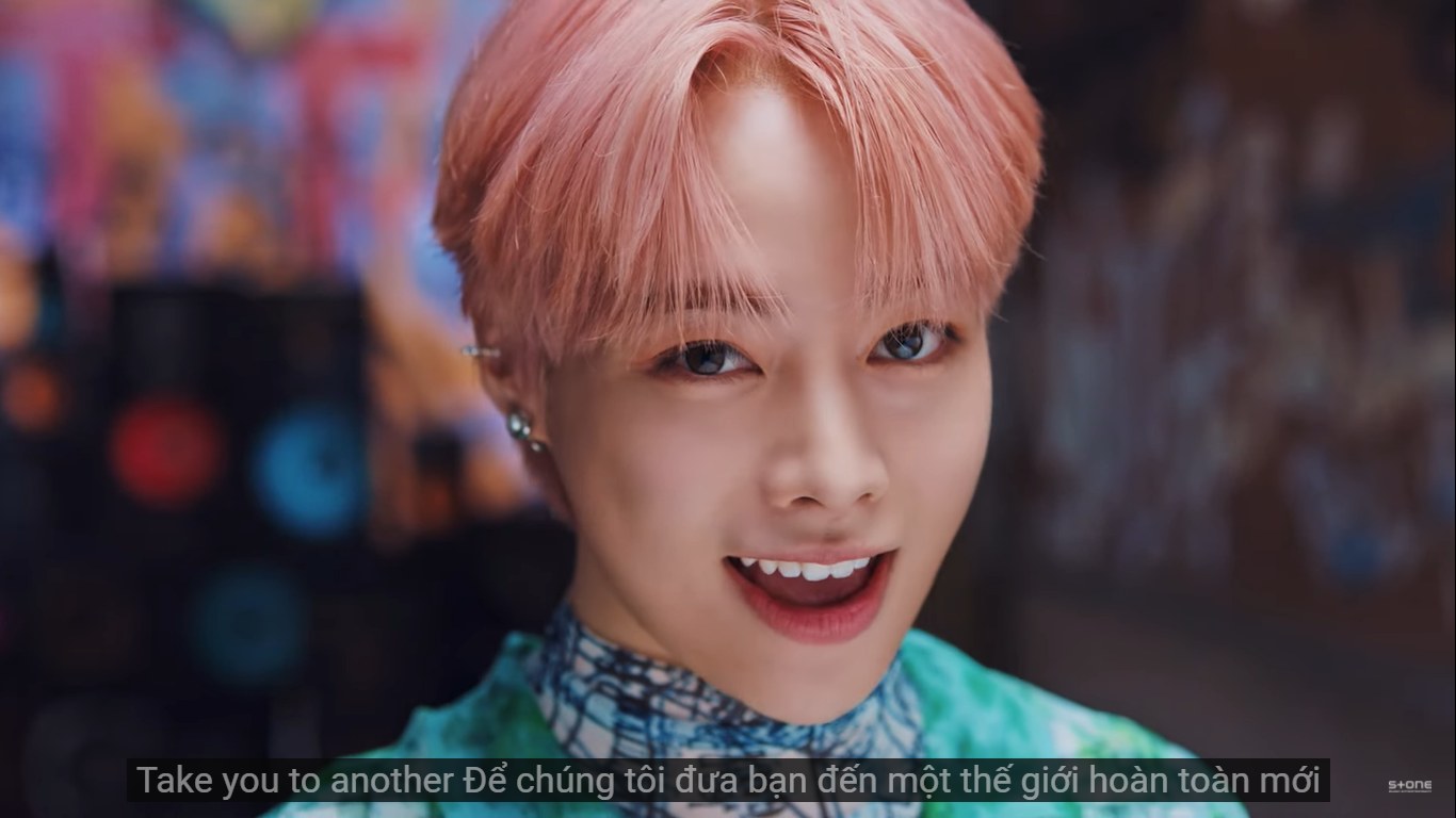 Phụ đề tiếng Việt trong MV Bad News. Phụ đề tiếng Việt trong MV Bad News.