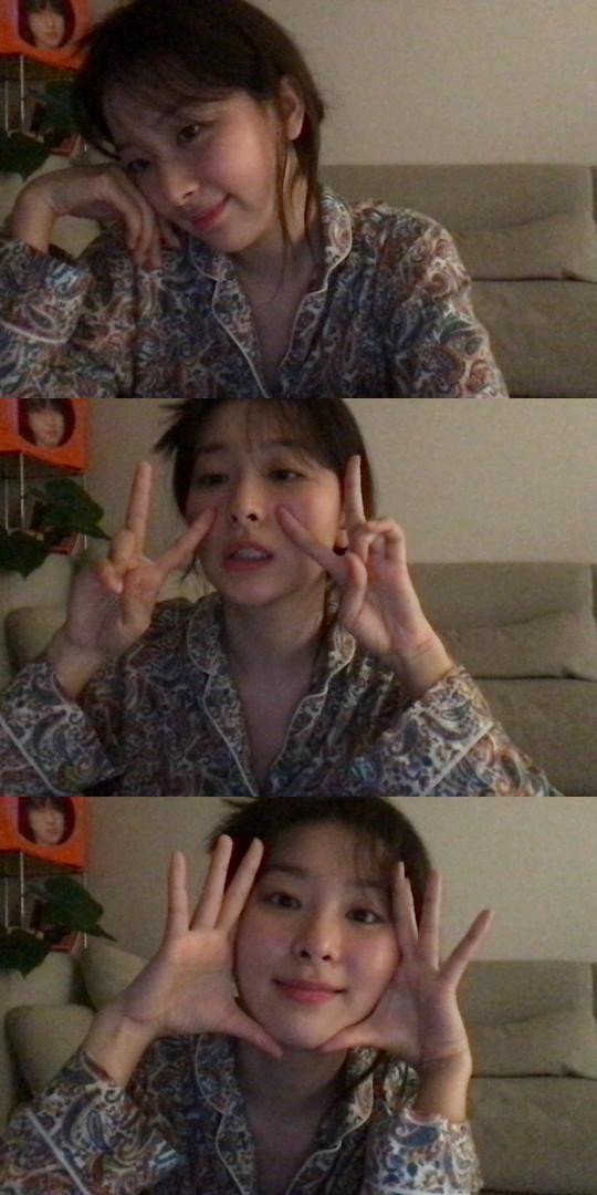 Hình ảnh có phần xuề xòa nhưng đáng yêu của Seulgi đã "đốn tim" người hâm mộ.