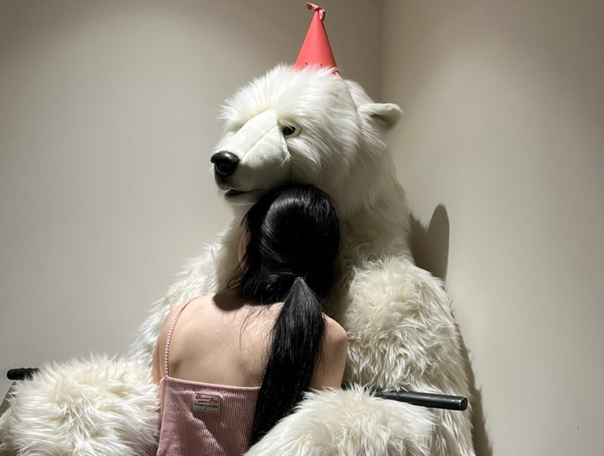 Chú gấu bông khổng lồ của Han So Hee.