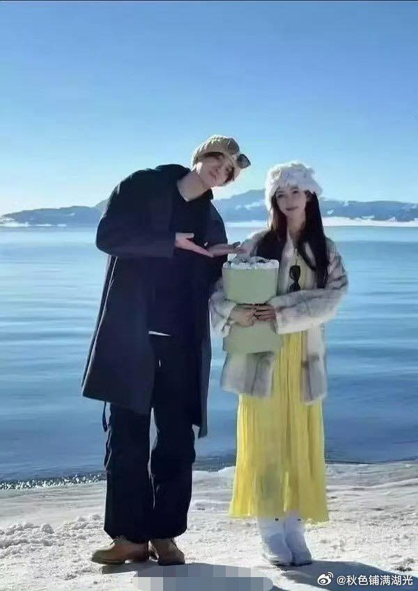 Bình luận của "bạn gái tin đồn" Điền Hủ Ninh và bức ảnh cô ghim lên đầu trang cá nhân.