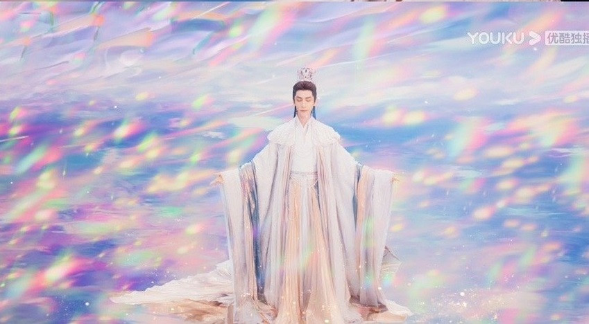 Trên phim, Đàm Đài Tẫn chỉ xuất hiện trong vảy Hộ Tâm, khán giả phải suy đoán về khả năng tái sinh của chàng. Trên phim, Đàm Đài Tẫn chỉ xuất hiện trong vảy Hộ Tâm, khán giả phải suy đoán về khả năng tái sinh của chàng.