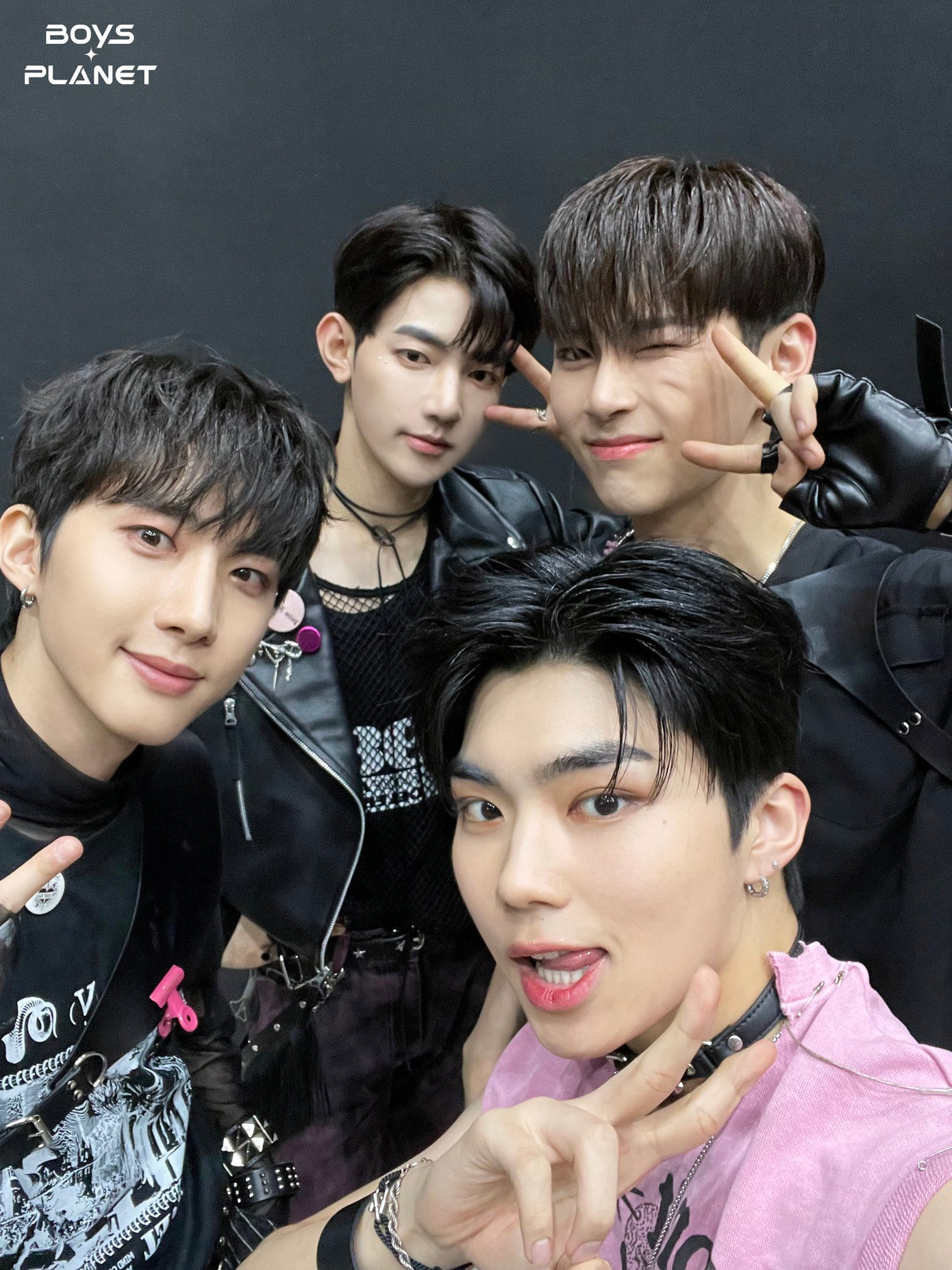 Kết quả đội chiến thắng đều nằm trong dự đoán của khán giả. Bởi các team này đều được đánh giá cao ngay từ khi thành lập và sở hữu các thành viên hot. Kết quả đội chiến thắng đều nằm trong dự đoán của khán giả. Bởi các team này đều được đánh giá cao ngay từ khi thành lập và sở hữu các thành viên hot.