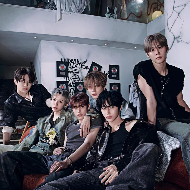 RIIZE được cho là sẽ đem tới một sân khấu đặc biệt với concept như những ngôi sao nhạc Rock. RIIZE được cho là sẽ đem tới một sân khấu đặc biệt với concept như những ngôi sao nhạc Rock.