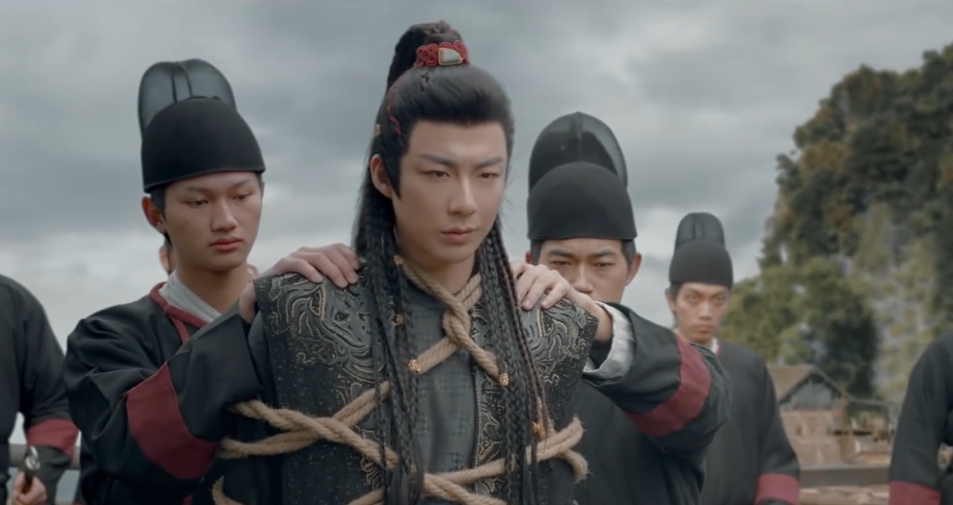 Trương Tấn Nhiên (Đường Hiểu Thiên) ra mặt, bản thân theo dõi niêm phong tài sản để đảm bảo phía Từ Nam Anh không "ăn chặn" được gì. Trương Tấn Nhiên (Đường Hiểu Thiên) ra mặt, bản thân theo dõi niêm phong tài sản để đảm bảo phía Từ Nam Anh không "ăn chặn" được gì.