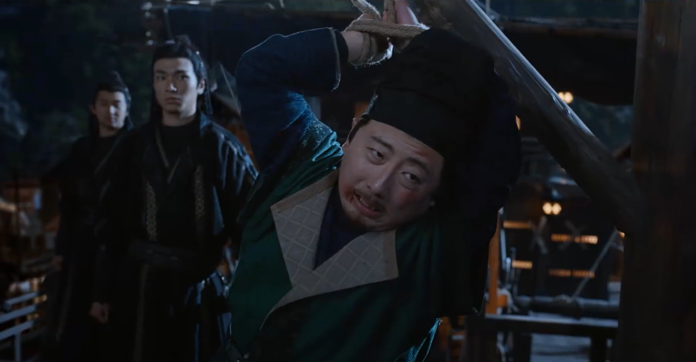 Tào Đầu và Bàng tòng sự lập tức bị tóm sống vì tội ăn cắp tài sản của đội buôn. Đoan Ngọ trực tiếp phạt roi 2 kẻ này. Đây cũng là cách cô trả thù cho những gì họ đã gây khó dễ cho cô và đánh oan Hà Mễ. Tào Đầu và Bàng tòng sự lập tức bị tóm sống vì tội ăn cắp tài sản của đội buôn. Đoan Ngọ trực tiếp phạt roi 2 kẻ này. Đây cũng là cách cô trả thù cho những gì họ đã gây khó dễ cho cô và đánh oan Hà Mễ.