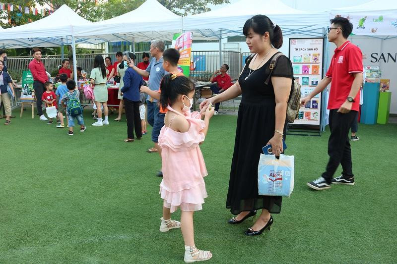 Chơi vui có thưởng thì phải chạy về khoe mẹ ngay!