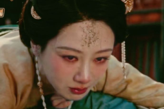 Cảnh khóc của cả hai không liên quan tới nhau nhưng fan lại thấy "cũng có nét phu thê".