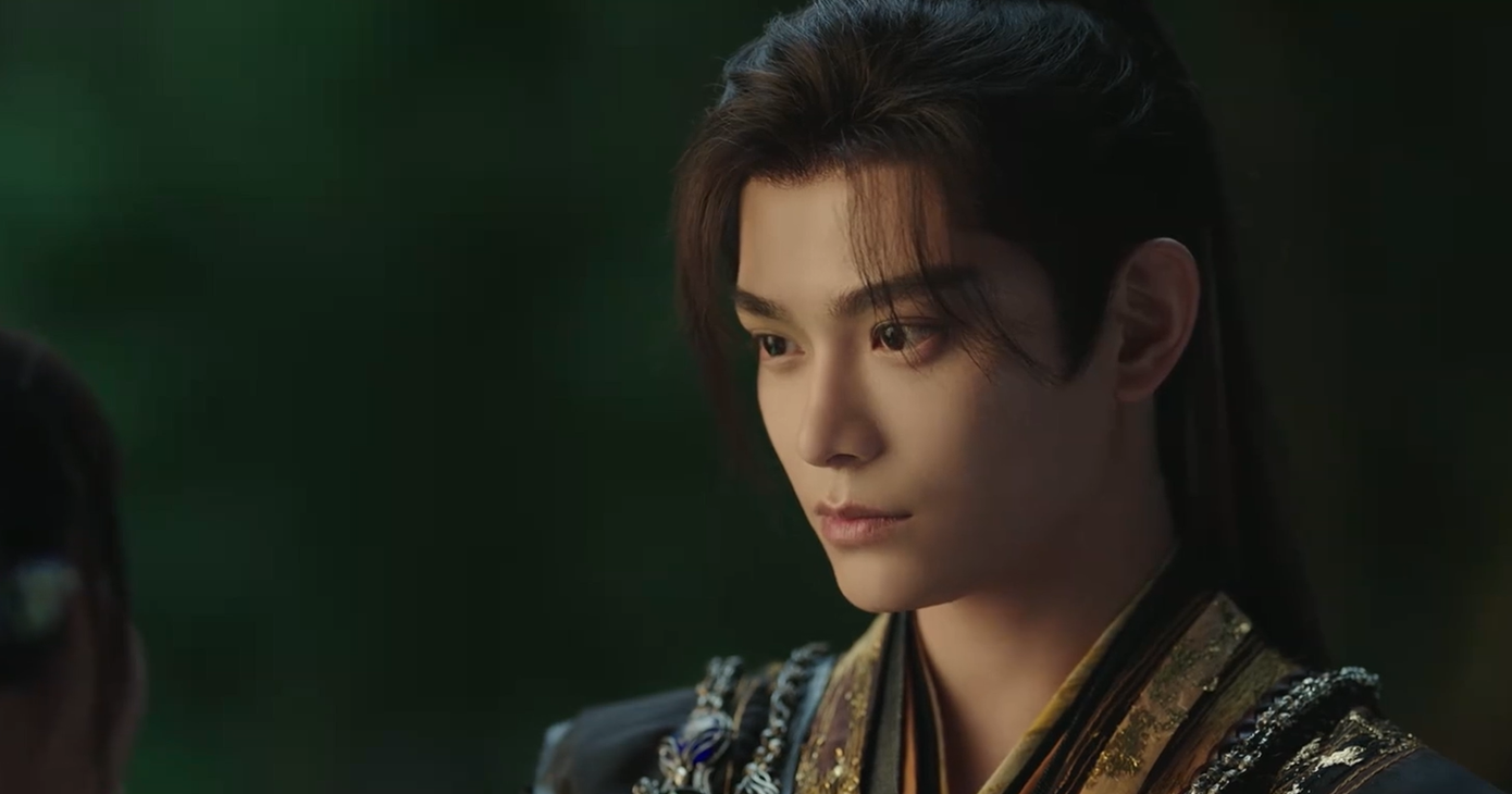 Mộ Thanh đã thay đổi rất nhiều trong hành động với Diệu Diệu, không chỉ bảo bọc, bênh vực mà ánh mắt cũng nhìn cô dịu dàng hơn. Mộ Thanh đã thay đổi rất nhiều trong hành động với Diệu Diệu, không chỉ bảo bọc, bênh vực mà ánh mắt cũng nhìn cô dịu dàng hơn.