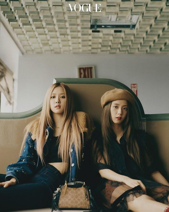 Jisoo và Rosé cùng sở hữu khối tài sản ước tính đạt 8 - 10 triệu USD (184 - 230 tỷ VNĐ). Jisoo và Rosé cùng sở hữu khối tài sản ước tính đạt 8 - 10 triệu USD (184 - 230 tỷ VNĐ).