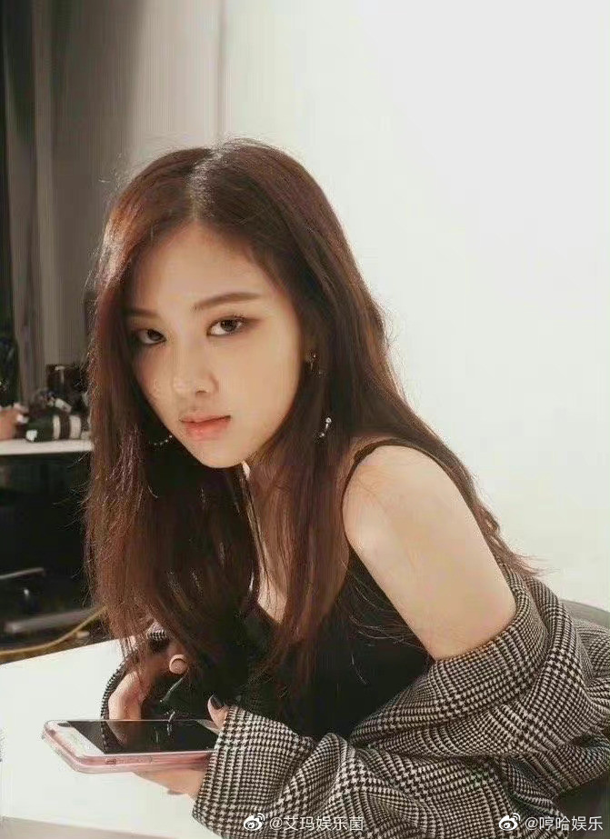 Bức ảnh gốc của Rosé. Bức ảnh gốc của Rosé.