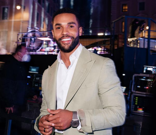 Mỹ nam của Emily in Paris - Lucien Laviscount giành hạng 6. Mỹ nam của Emily in Paris - Lucien Laviscount giành hạng 6.