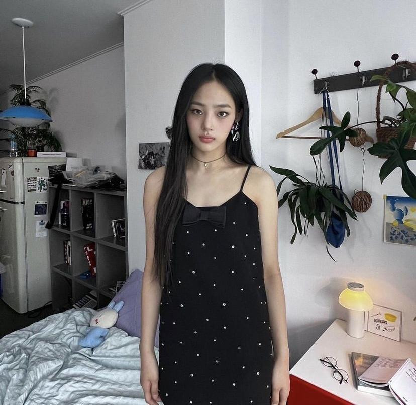 Minji là thành viên người Hàn của NewJeans. Minji là thành viên người Hàn của NewJeans.