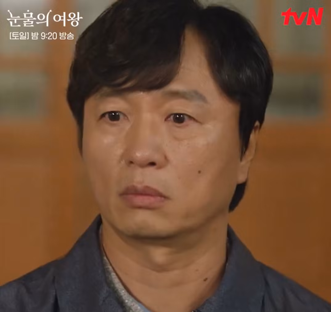 Cả nhà Hyun Woo cũng bàng hoàng, "xịt keo" vì hành động của con/em dâu.