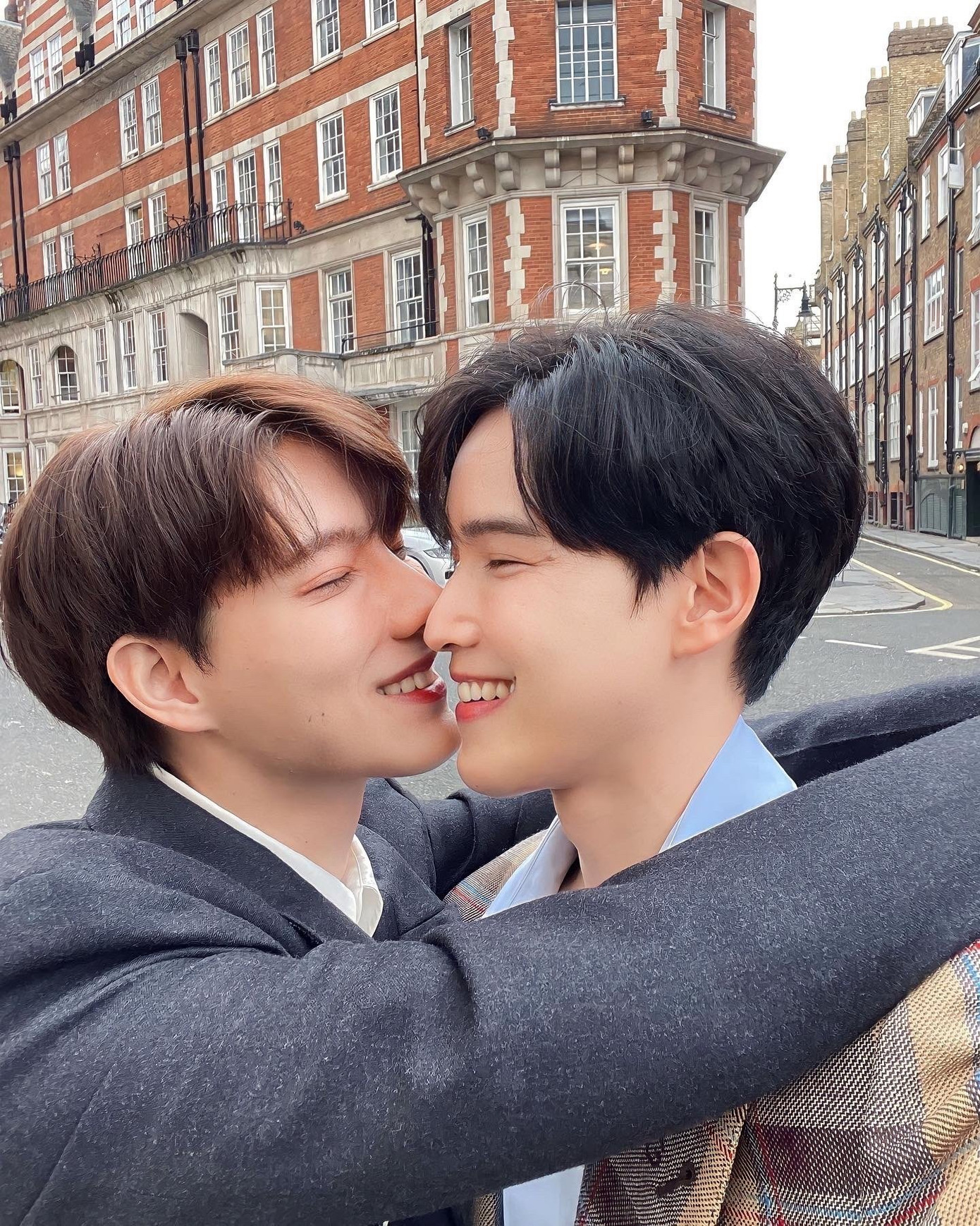 Bài đăng vào tháng 9/2023 của Newyear đã làm fan rung rinh khi biết tin OTP của lòng mình sắp về chung một nhà. Bài đăng vào tháng 9/2023 của Newyear đã làm fan rung rinh khi biết tin OTP của lòng mình sắp về chung một nhà.