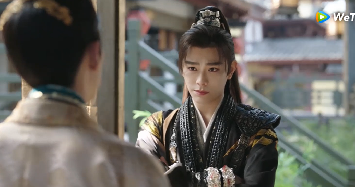 Trước lúc cả nhóm rời kinh thành, Triệu Nhược Thất (Phí Khải Minh) đã gọi Mộ Thanh tới gặp và nói cho anh biết 2 người là huynh đệ cùng cha khác mẹ. Tiểu hầu gia đưa cho Tử Kỳ chiếc vòng gỗ - di vật của mẹ anh. Trước lúc cả nhóm rời kinh thành, Triệu Nhược Thất (Phí Khải Minh) đã gọi Mộ Thanh tới gặp và nói cho anh biết 2 người là huynh đệ cùng cha khác mẹ. Tiểu hầu gia đưa cho Tử Kỳ chiếc vòng gỗ - di vật của mẹ anh.