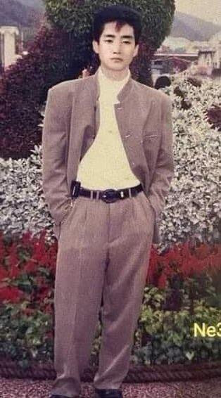 Bố của V thời niên thiếu. Bố của V thời niên thiếu.