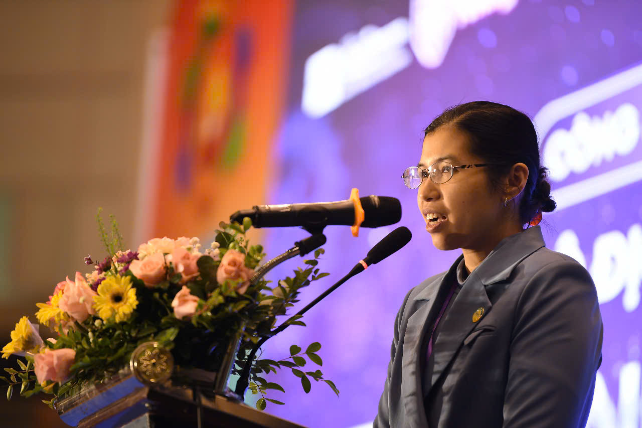 Bà Hoàng Phương Mai - Giám đốc vận hành Tập đoàn Hanoi Telecom, Tổng Giám đốc Học viện công nghệ Tekmonk phát biểu trước lúc công bố kết quả giải đấu. Bà Hoàng Phương Mai - Giám đốc vận hành Tập đoàn Hanoi Telecom, Tổng Giám đốc Học viện công nghệ Tekmonk phát biểu trước lúc công bố kết quả giải đấu.