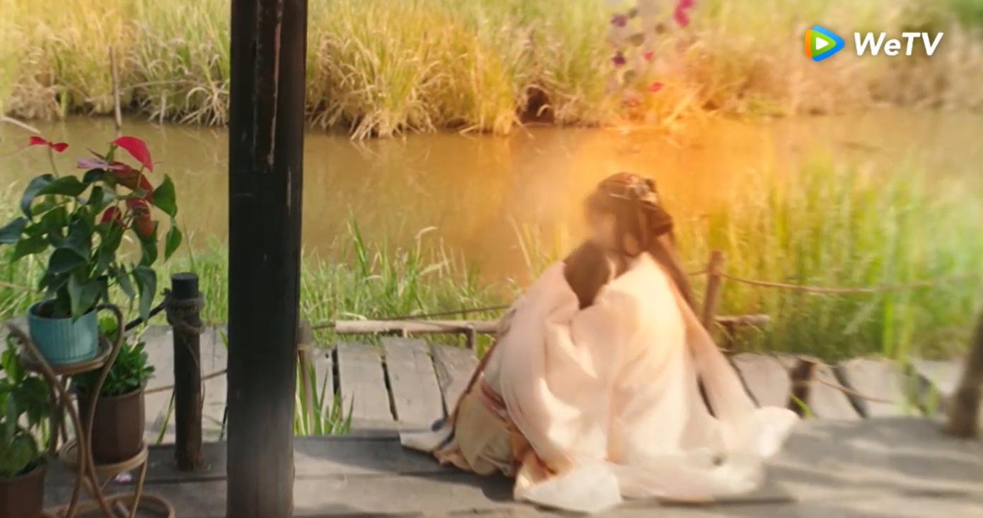 Tập 16 cũng tiết lộ nơi Tử Kỳ sinh ra rất có thể là ngọn núi Trúc Lâm - nơi sinh ra 2 thủy yêu họ gặp ở trấn Chỉ Cảnh. Sự xuất hiện của chiếc vòng gỗ ở gần cuối tập 17 cũng củng cố thêm suy đoán Mộ Thanh là con trai của Mị Nữ và Khinh Y hầu.