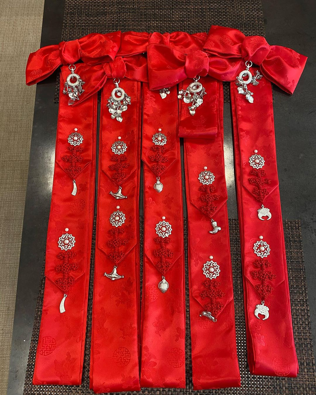 5 chiếc daenggi được đoán sẽ có mặt trong MV trở lại sắp tới của Red Velvet. 5 chiếc daenggi được đoán sẽ có mặt trong MV trở lại sắp tới của Red Velvet.