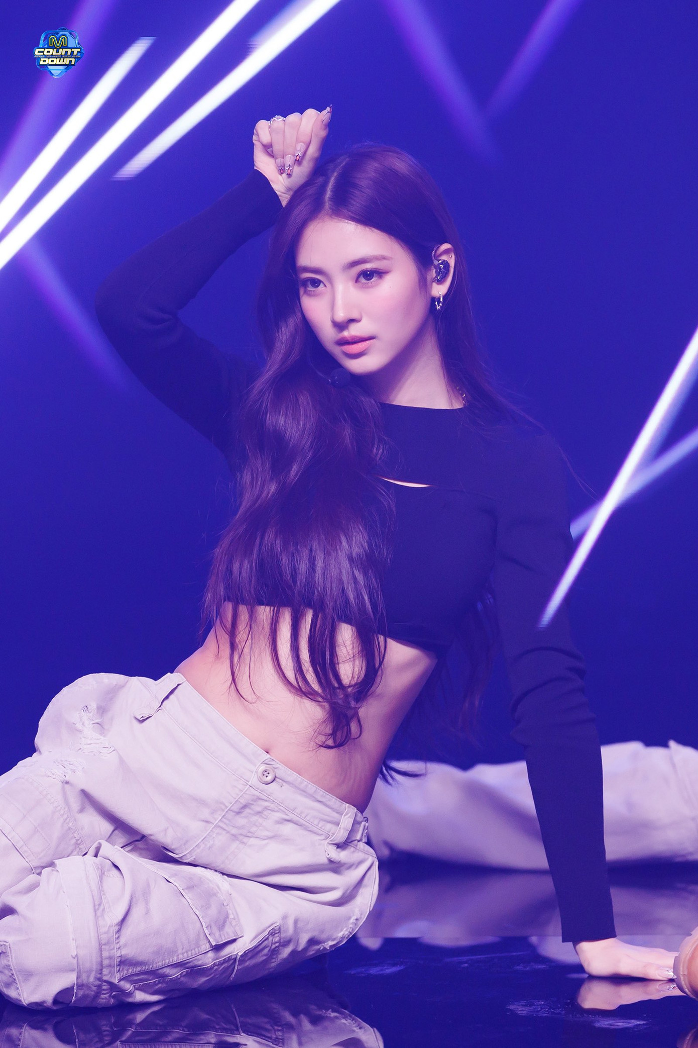 Anna bắt đầu thực tập ở THE BLACK LABEL sau khi trải qua vòng thử giọng vào năm 2019. Anna bắt đầu thực tập ở THE BLACK LABEL sau khi trải qua vòng thử giọng vào năm 2019.