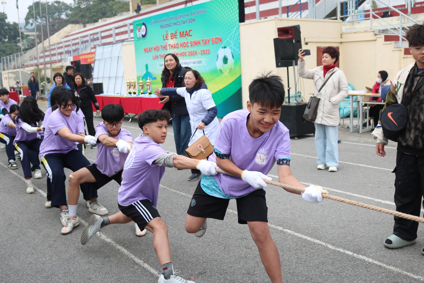 Chung kết kéo co là phần thi diễn ra nhanh nhất.