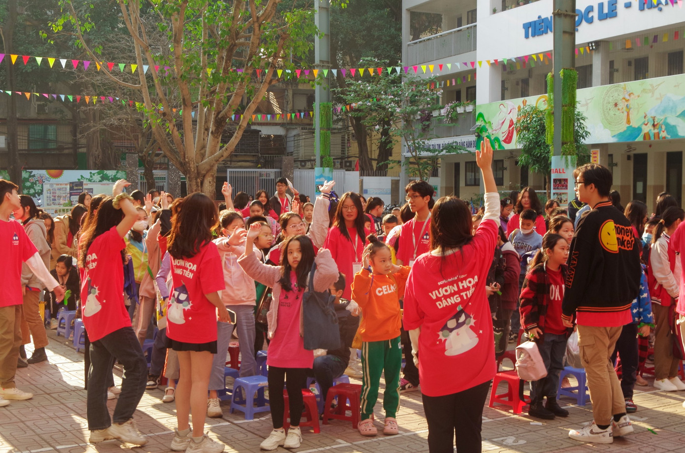 Các bạn học sinh của trường Tiểu học Thành Công B đã có một ngày vừa học vừa chơi cùng Ban tổ chức của Scribbles&apos; Tour 2023.