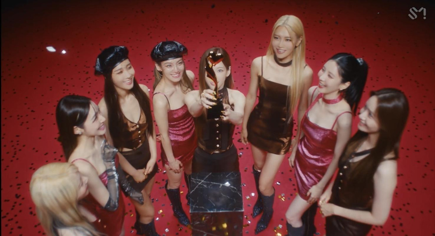 Trong MV, các nữ thần tượng đã thể hiện khả năng ca hát cùng màn hoà âm ấn tượng. Trong MV, các nữ thần tượng đã thể hiện khả năng ca hát cùng màn hoà âm ấn tượng.