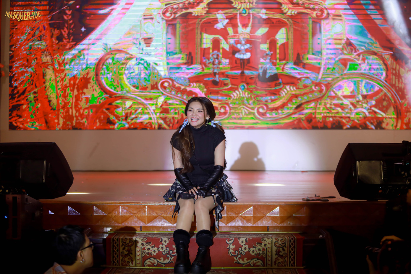 &quot;Nàng mây&quot; bất ngờ trước độ &quot;cháy&quot; của sinh viên AJC.