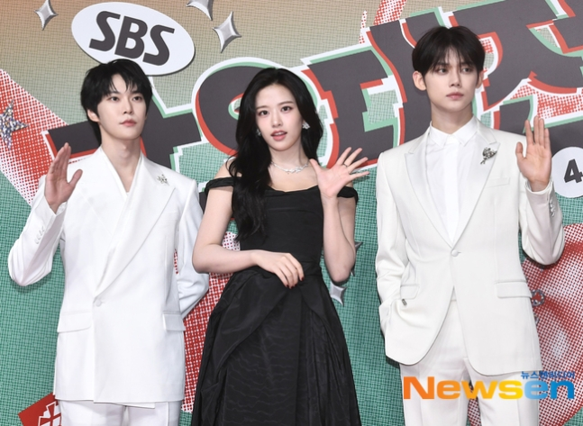 Yujin như thiên nga đen đứng giữa 2 bạch mã hoàng tử Yeonjun, Doyoung. Yujin như thiên nga đen đứng giữa 2 bạch mã hoàng tử Yeonjun, Doyoung.