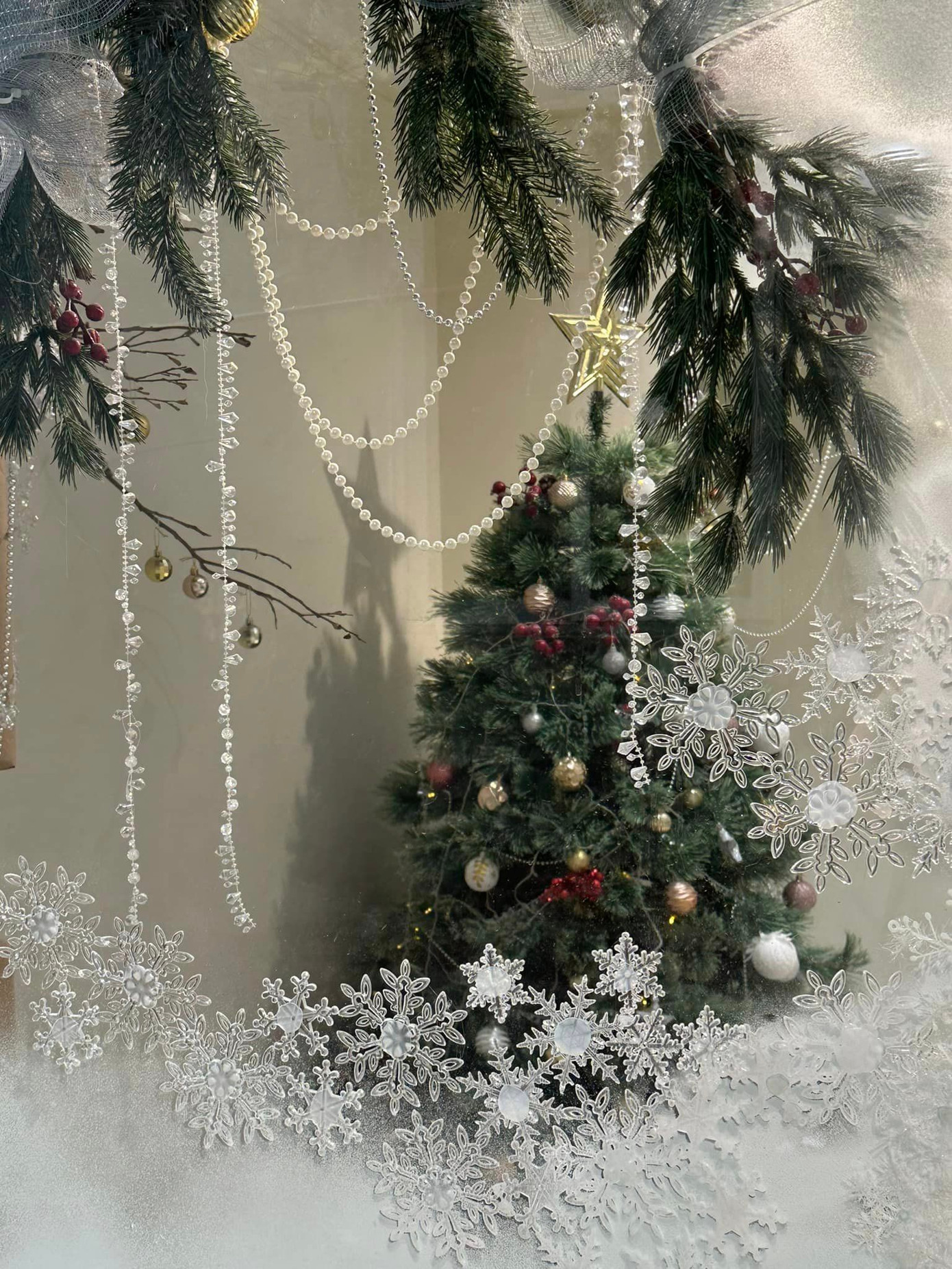 Những bông tuyết trắng trong trẻo tại La Belle. - Ảnh: Hồ Ái Vi