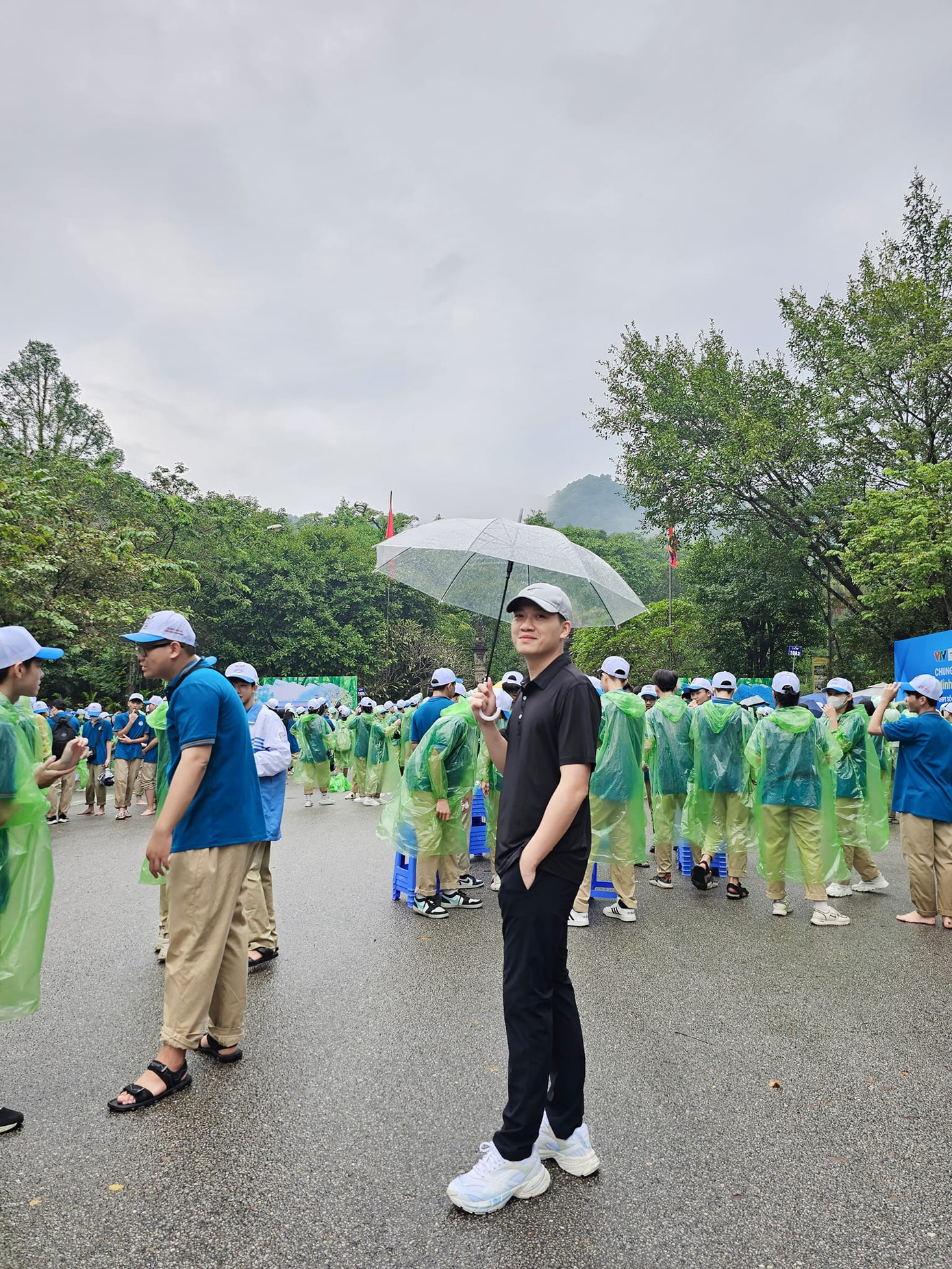 Năm nay, liệu nam MC có trở thành "nhân tố tiên tri chiến thắng", viết tiếp chuỗi kỷ lục dẫn điểm cầu của mình tại Đường Lên Đỉnh Olympia hay không? Năm nay, liệu nam MC có trở thành "nhân tố tiên tri chiến thắng", viết tiếp chuỗi kỷ lục dẫn điểm cầu của mình tại Đường Lên Đỉnh Olympia hay không?