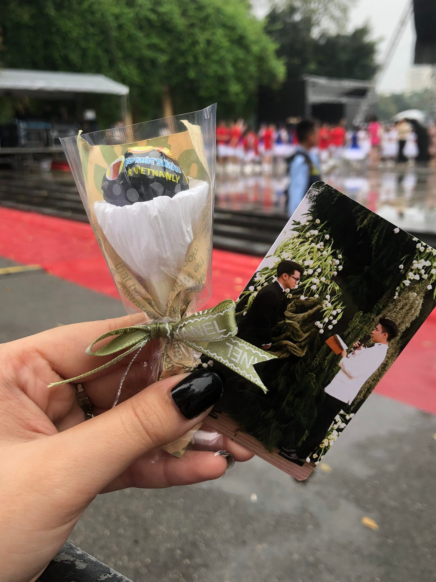 Đi "họp công ty", "team building" còn có "một ề" quà xinh thì chỉ có thể là ở "công ty" Ninh Dương Story. - Ảnh: Phùngg Bíchh Ngọc Đi "họp công ty", "team building" còn có "một ề" quà xinh thì chỉ có thể là ở "công ty" Ninh Dương Story. - Ảnh: Phùngg Bíchh Ngọc