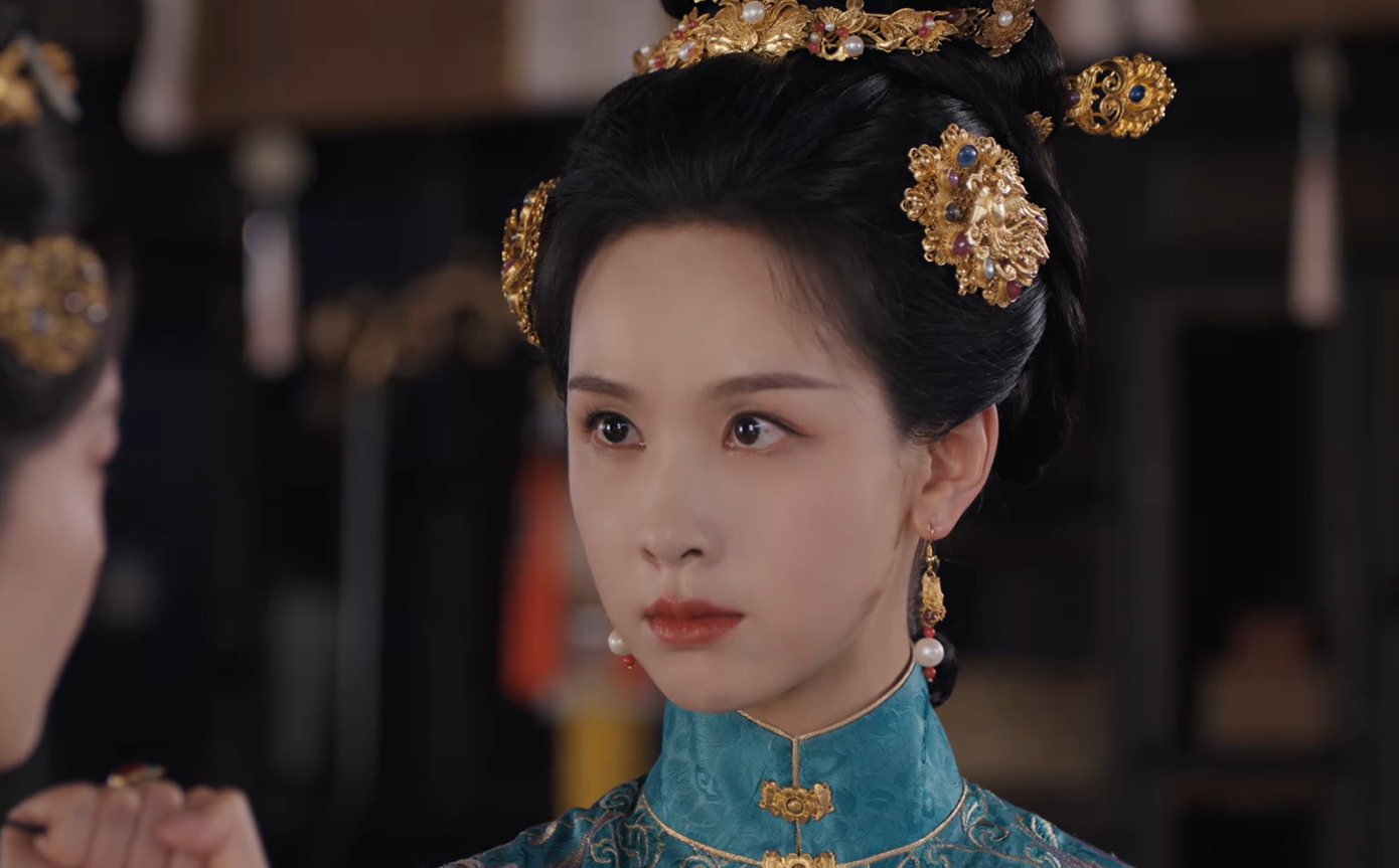 Miêu quý phi hiểu ý Hàn Nhạn, bà đoán ra Tích Văn đã gặp chuyện, lại càng suy sụp hơn khi không ai trong 2 người thoát được lồng giam.