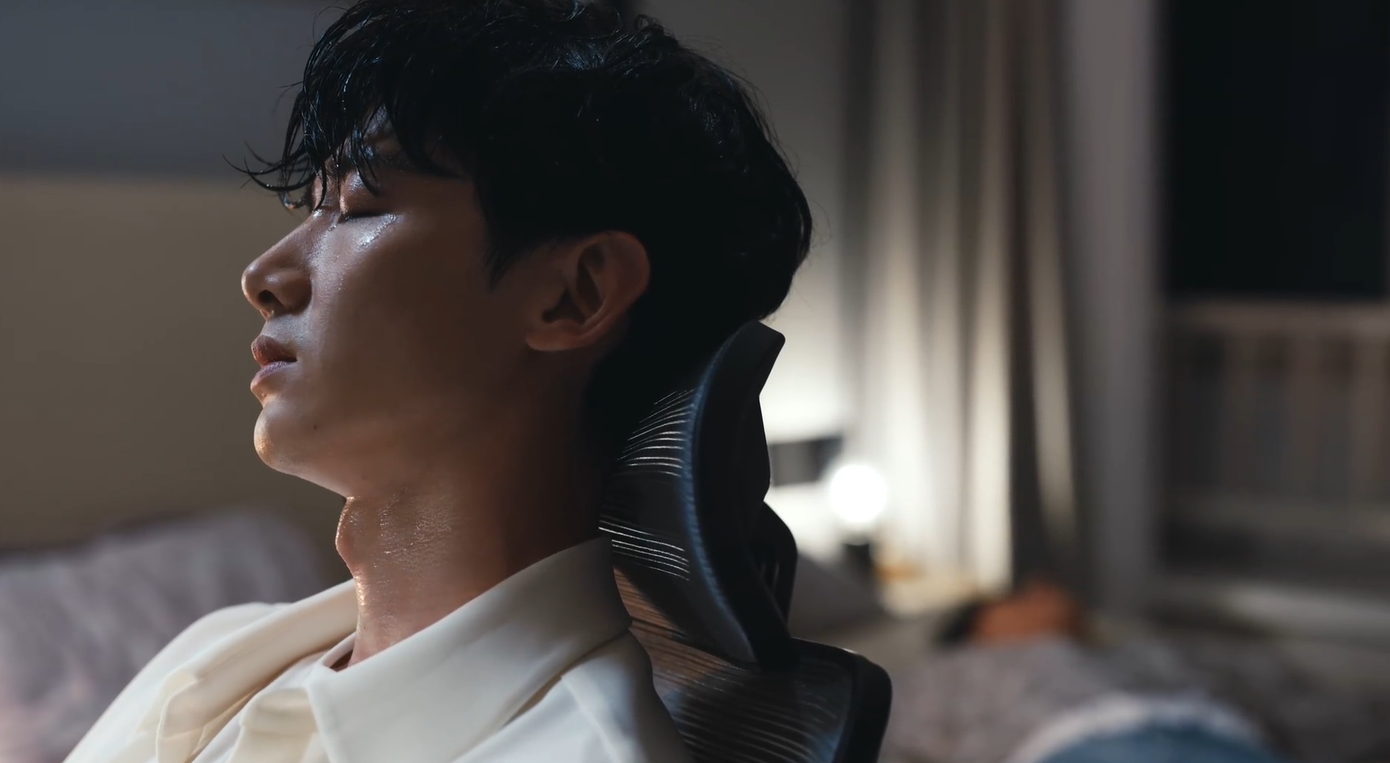 Hai người từng giao hẹn cùng thi vào Đại học Nam Vu. Anh vì cô mà cố gắng, để tới khi ấy chỉ nhận lại sự phản bội và những lời khó nghe ghét bỏ từ cô. Hai người từng giao hẹn cùng thi vào Đại học Nam Vu. Anh vì cô mà cố gắng, để tới khi ấy chỉ nhận lại sự phản bội và những lời khó nghe ghét bỏ từ cô.