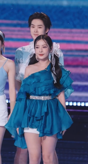 ...đến mức rớt vòng cổ. ...đến mức rớt vòng cổ.