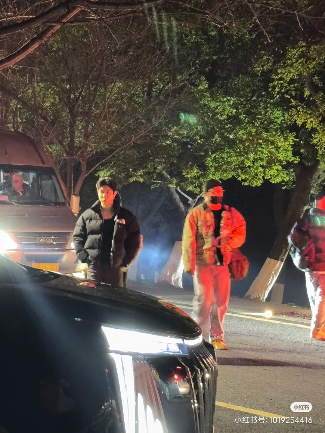 Hình ảnh được cho là Mã Bá Khiên đã tới địa điểm quay Song Quỹ.